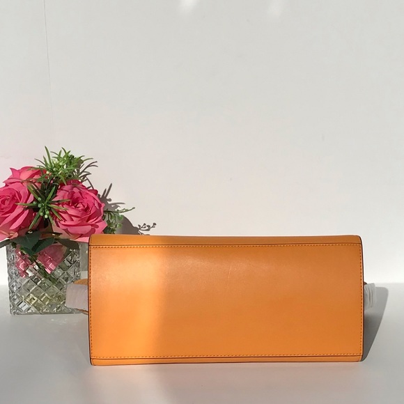 Michael Kors Avril LG Satchels - Picture 5 of 9